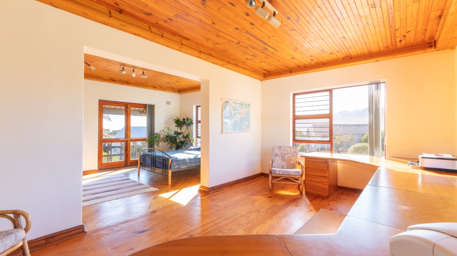 4 Bedroom Property for Sale in Pringle Bay Western Cape